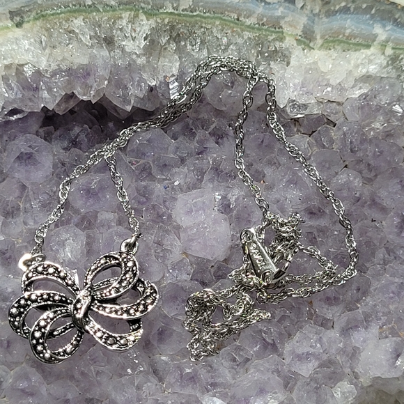 Avon Jewelry - AVON Bow Necklace.